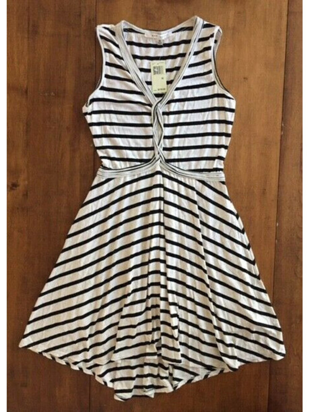 NWT MAX STUDIO SLEEVELESS STRIPED DRESS V-Neck BLACK WHITE Retail $118 Womens M